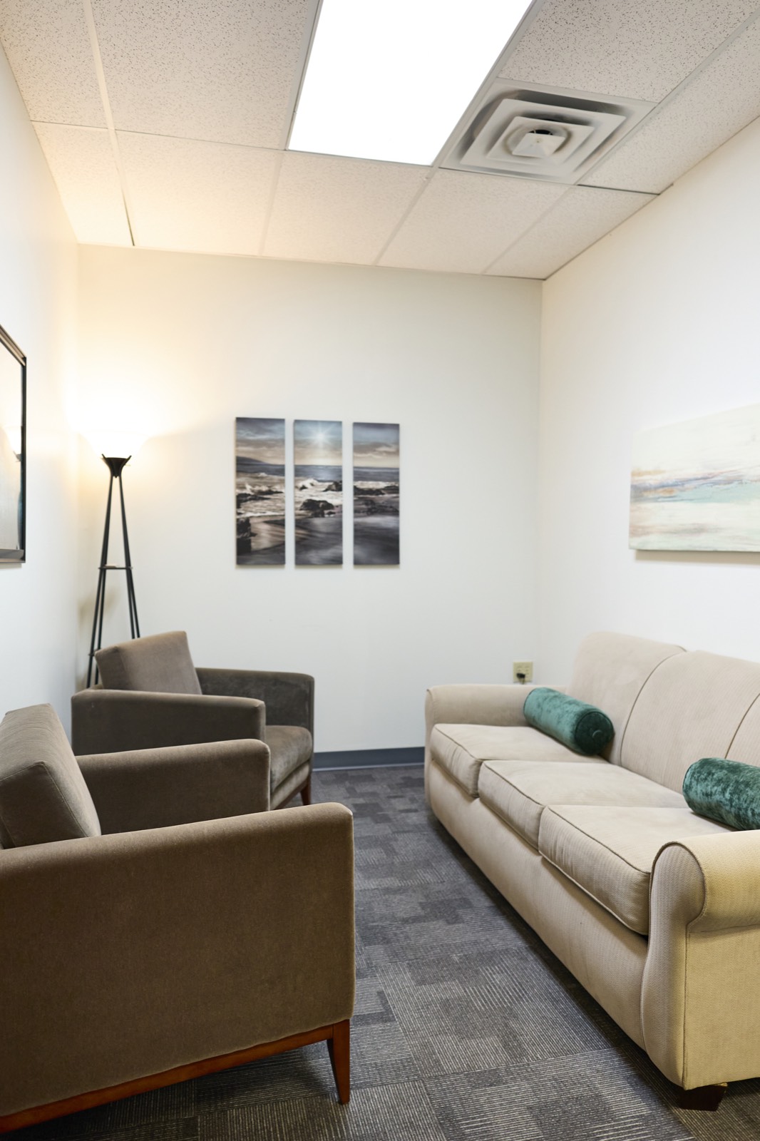 Outpatient therapy lounge used during the PHP day